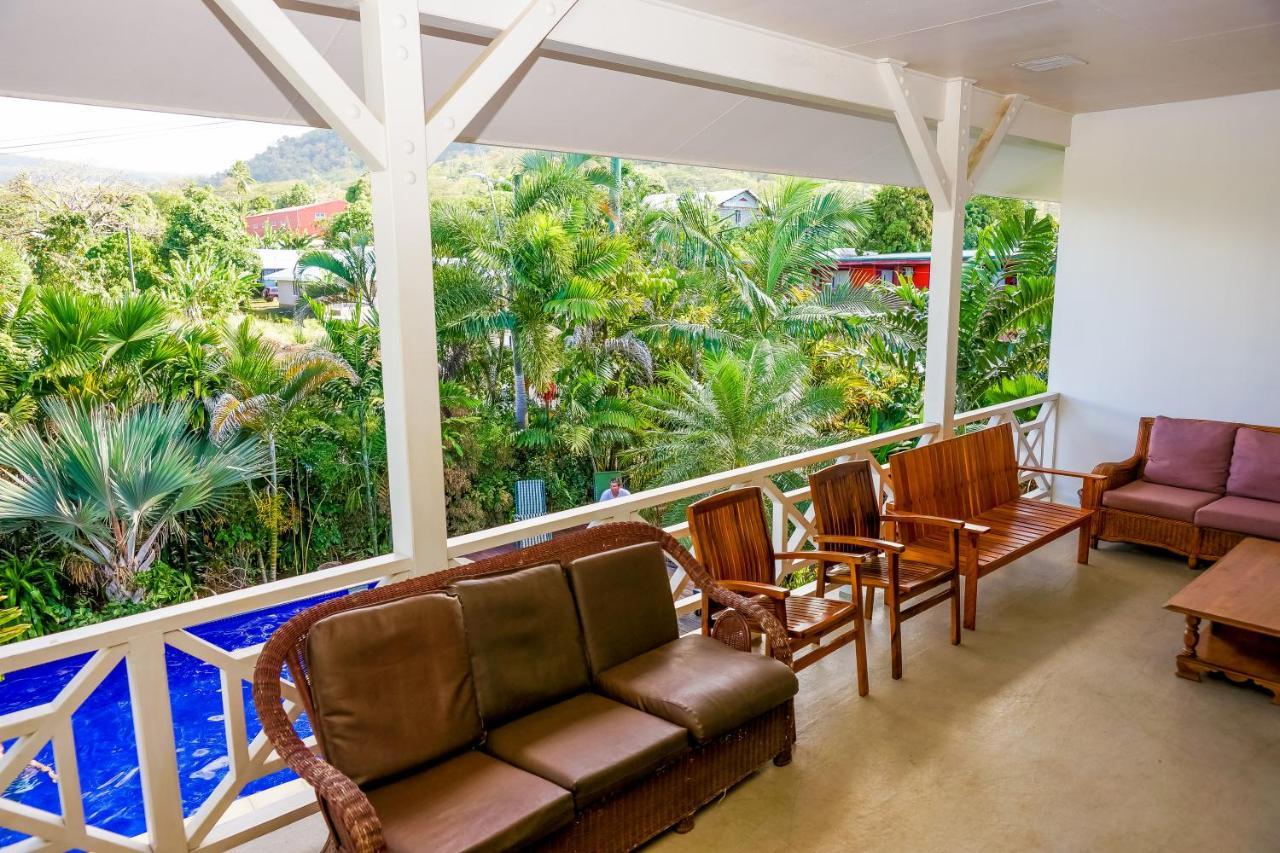 Lynn'S Getaway Hotel 아피아 외부 사진