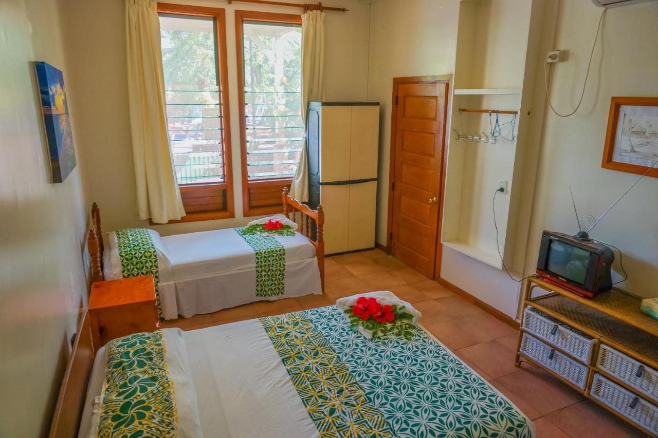 Lynn'S Getaway Hotel 아피아 외부 사진