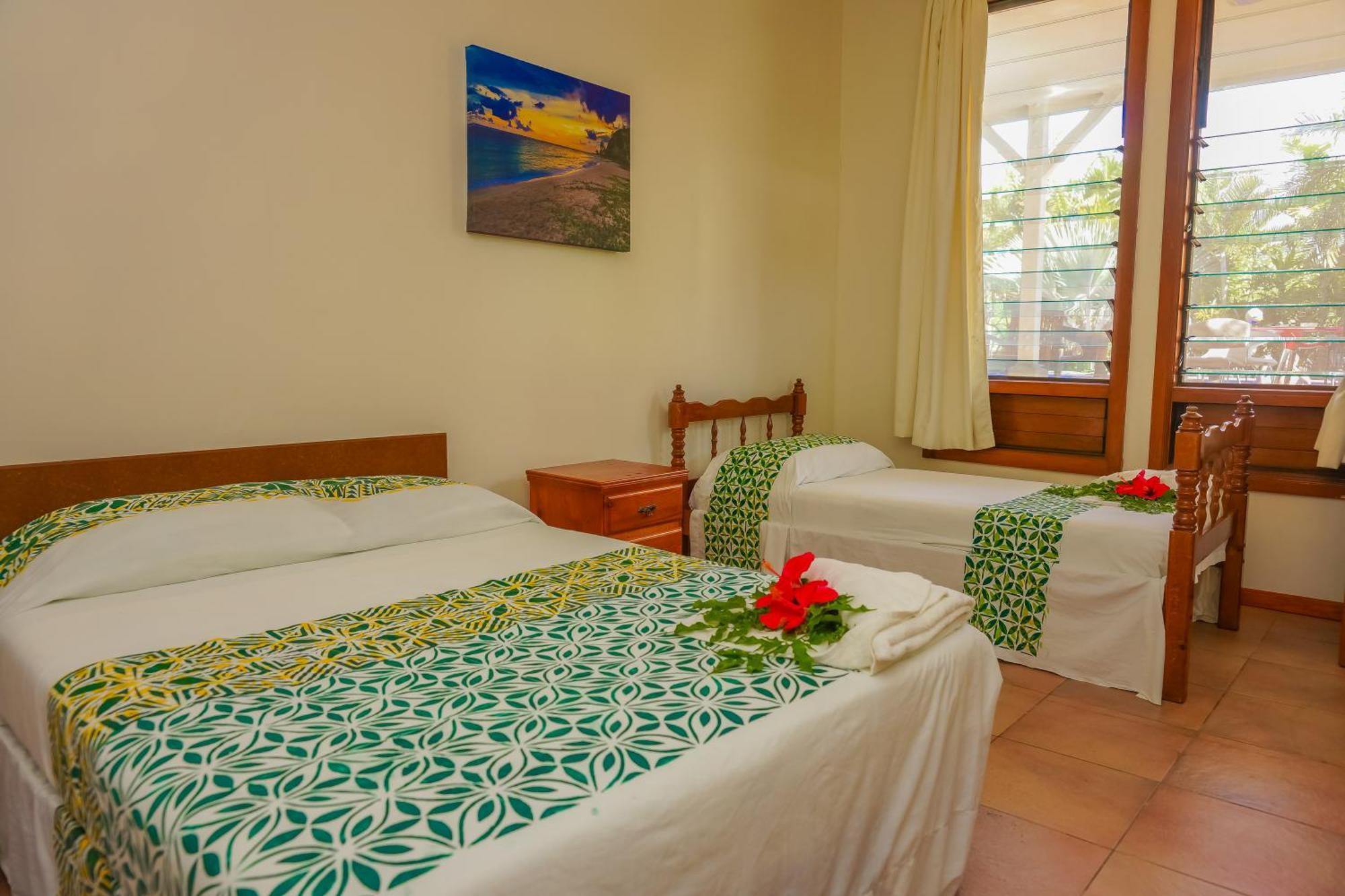 Lynn'S Getaway Hotel 아피아 외부 사진