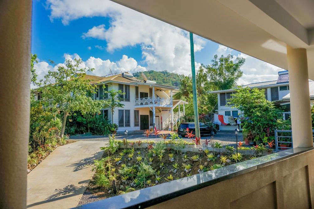 Lynn'S Getaway Hotel 아피아 외부 사진
